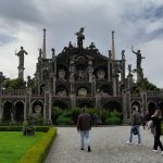 statues